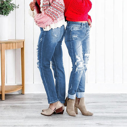 Ταλαιπωρημένα τζιν με μανσέτες Boyfriend για τον έλεγχο της κοιλιάς